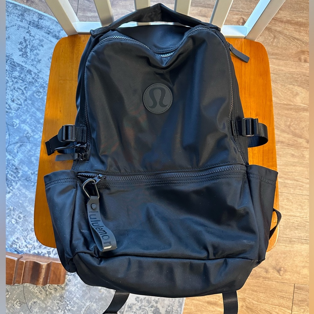 Lululemon backpack- like new condition